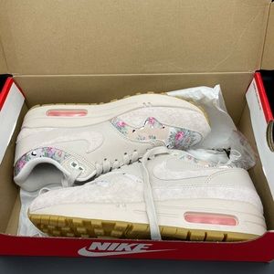 Nike Air Max 1 in Floral Desert Sand/Gum Light Brown-Sail-Desert Sand